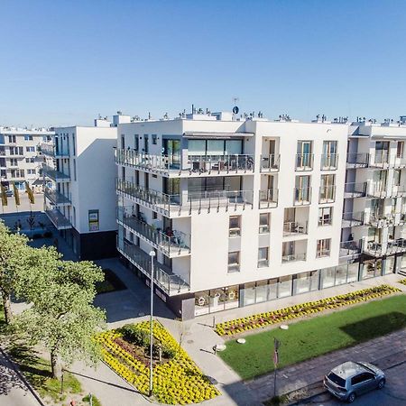 Color Apartments Apartament Black & White Колобжег Экстерьер фото