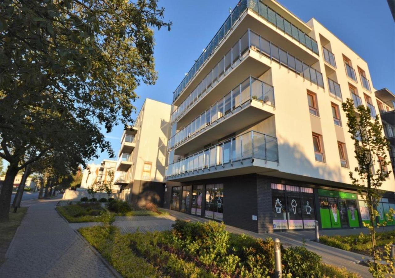 Color Apartments Apartament Black & White Колобжег Экстерьер фото