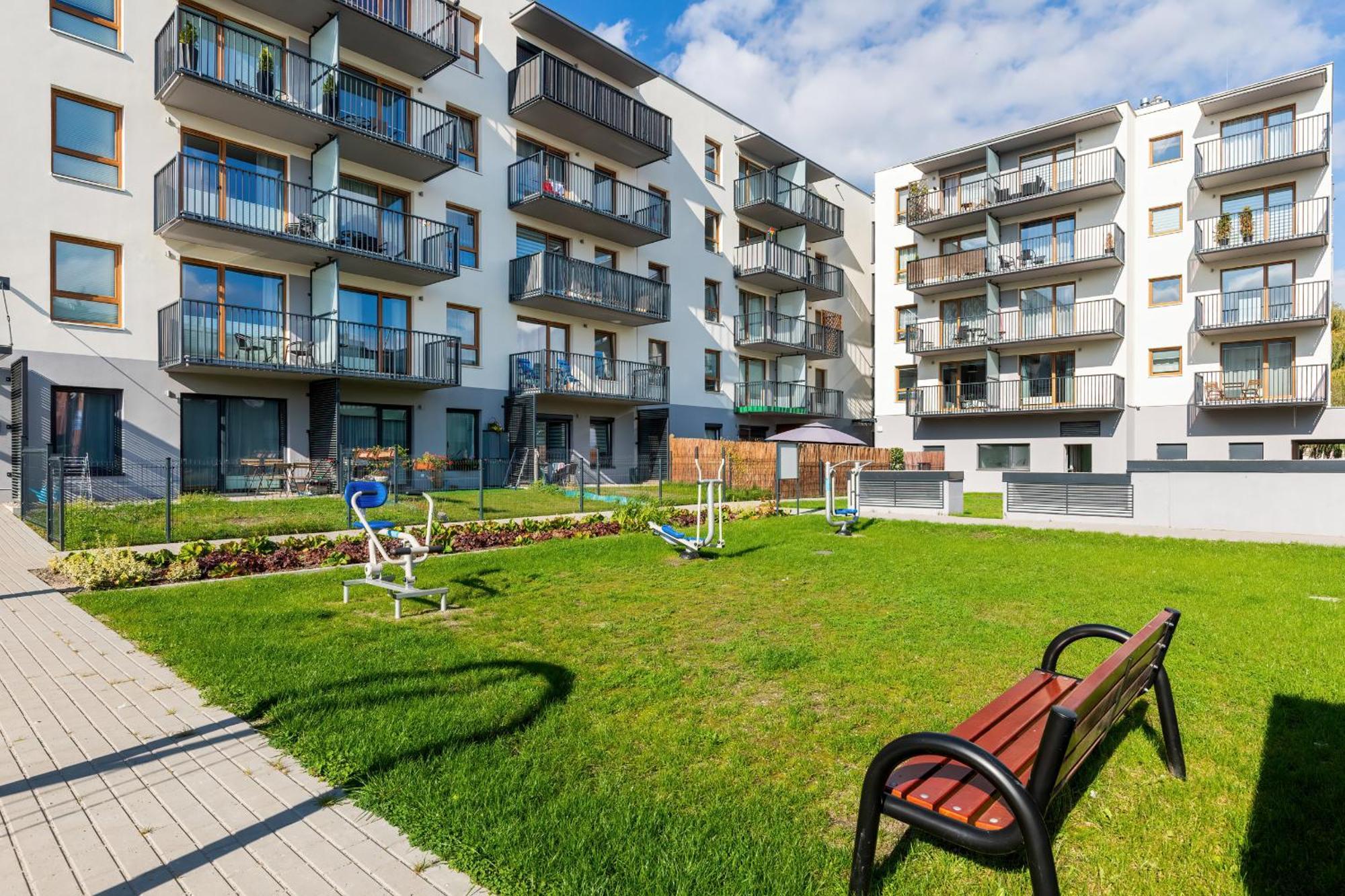Color Apartments Apartament Black & White Колобжег Экстерьер фото